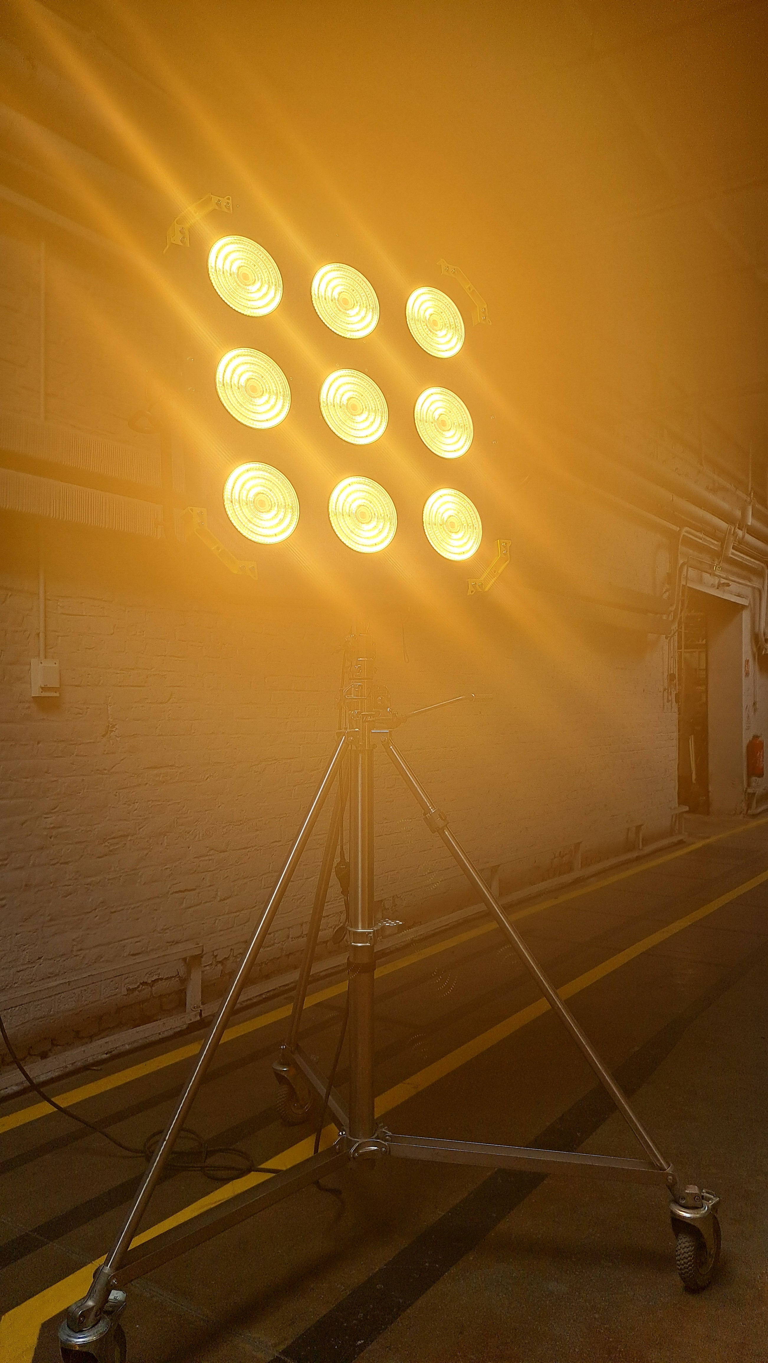 LIGHTSTAR LUXED PRO 9